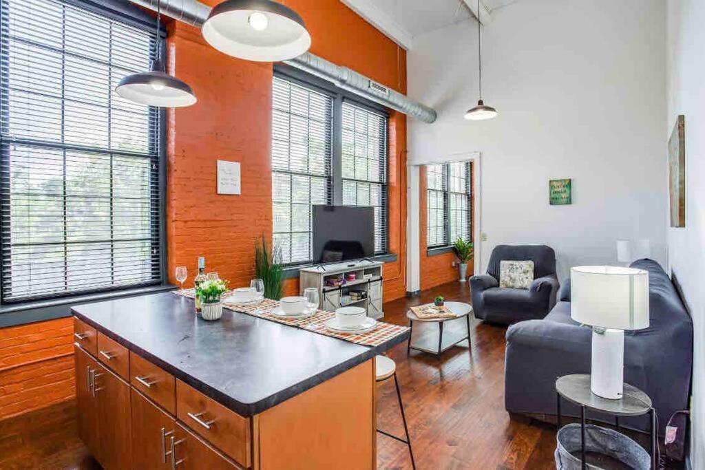 Ferienwohnung Ny Style Centric Loft With King Bed By Park Av. Rochester Exterior foto
