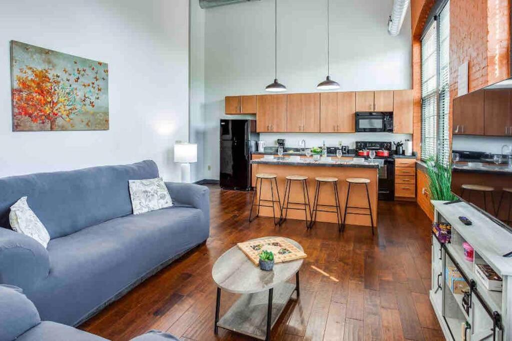 Ferienwohnung Ny Style Centric Loft With King Bed By Park Av. Rochester Exterior foto