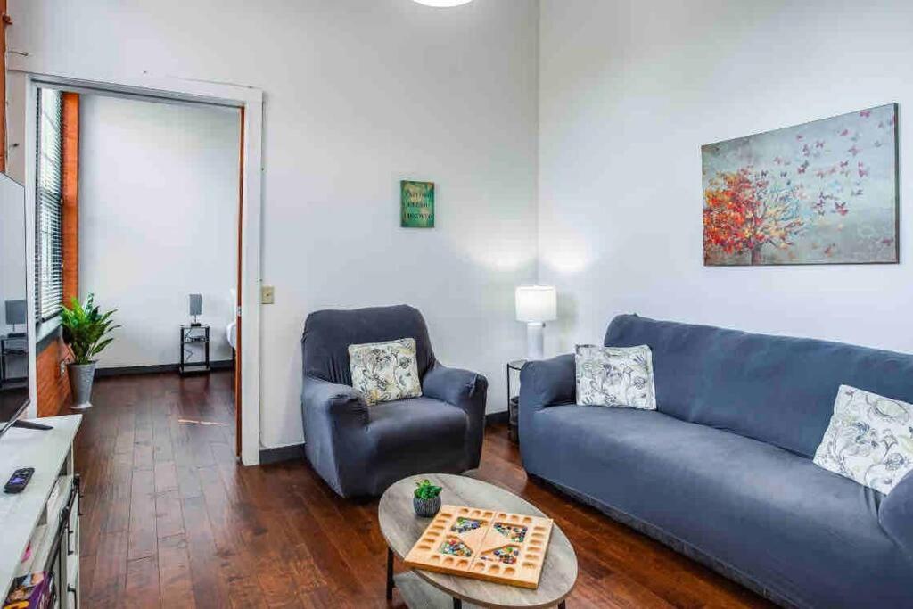 Ferienwohnung Ny Style Centric Loft With King Bed By Park Av. Rochester Exterior foto